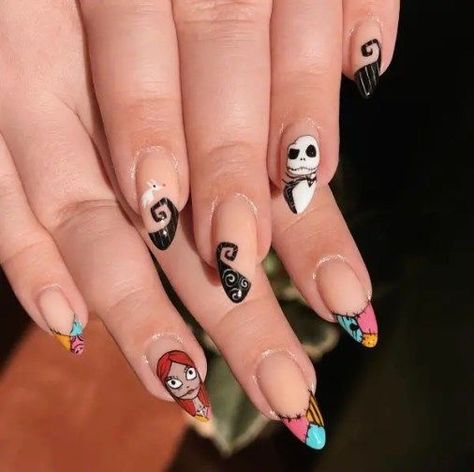 90s Halloween Nails, Hotel Transylvania Nails, Uñas Halloween Aesthetic, Halloween Character Nails, Tim Burton Nails, Hocus Pocus Nails, Disney Halloween Nails, Character Nails, Disney Inspired Nails