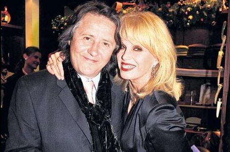 Joanna Lumley and hubby Multicrop Joanna Lumley, Celebrity Diets, Ab Fab, Fidget Cube, Love For Her, Tv Interview, New Avengers, Tv Awards, Raquel Welch