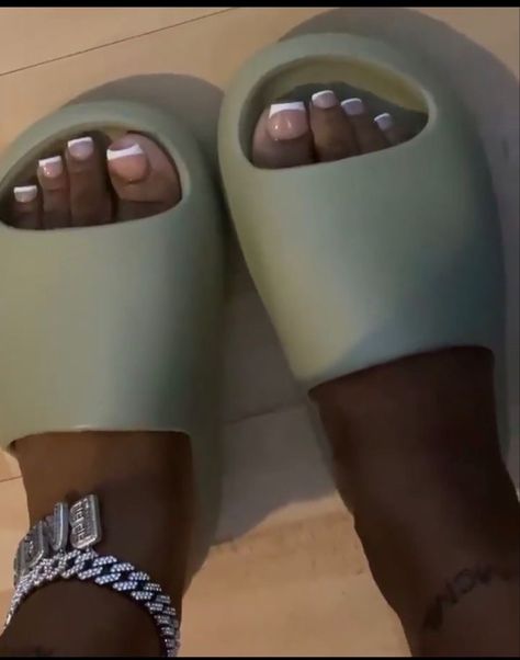 Black Toe Nails, Pink Toe Nails, Gel Toe Nails, Acrylic Toes, Acrylic Toe Nails, Toe Nail Color, Pretty Toe Nails, Pink Toes, Cute Toe Nails