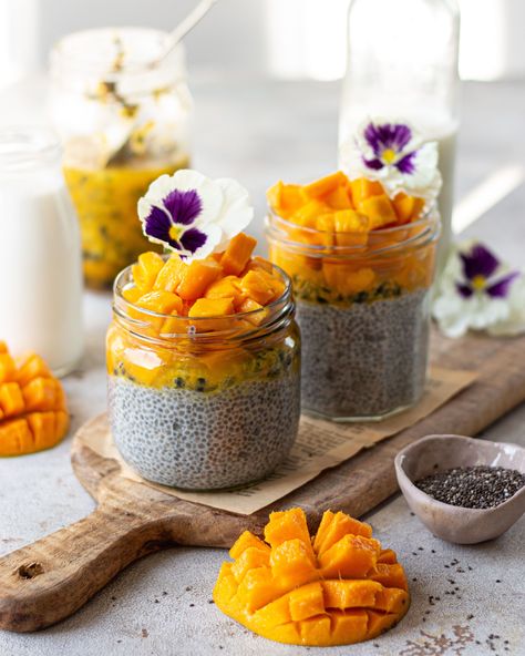 Chia Seeds Pudding, Mango Chia Seed Pudding, Chia Pudding Breakfast, Mango Milkshake, Mango Chia Pudding, Chia Seed Recipes, Indian Dessert Recipes, Chia Seed Pudding, Breakfast Options