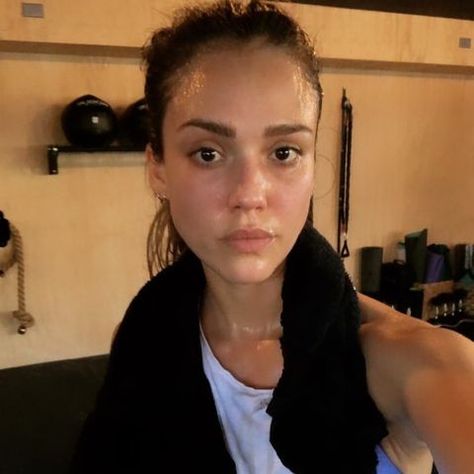 Jessica Alba Selfie, Jessica Alba Workout, 30 Min Cardio, Hiit Workouts Treadmill, 30 Minute Hiit, Hiit Treadmill, Hiit Benefits, Jamie Eason, Build Muscle Mass