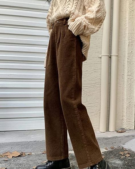 Corduroy Trousers Outfit, Dark Academia Brown, Brown Trousers Outfit, Brown Pants Outfit, Corduroy Pants Outfit, Dark Brown Pants, Comfy Fall Outfits, Dark Academia Outfit, Brown Trousers