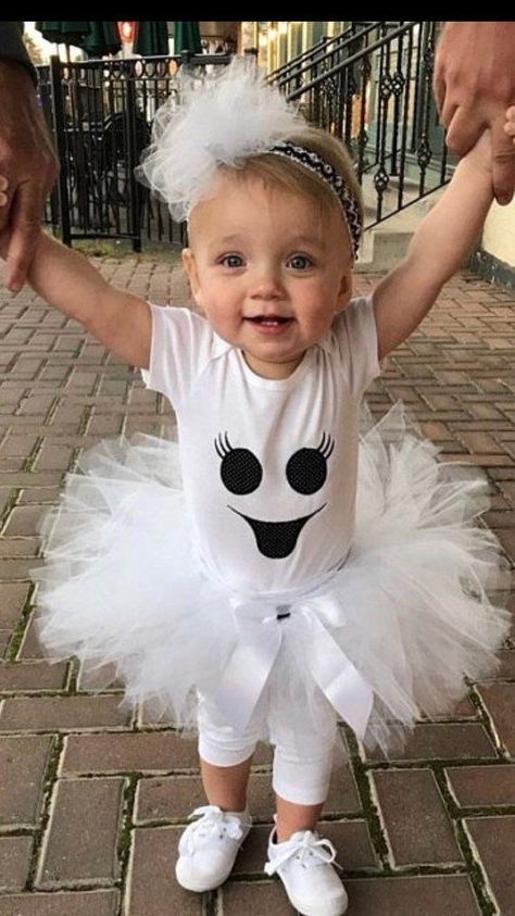 Girl Ghost Costume, Diy Halloween Costumes For Girls, Diy Fantasia, Halloween Costume Toddler Girl, First Halloween Costumes, Kostuum Halloween, Girl Halloween Costumes, Patch Outfit