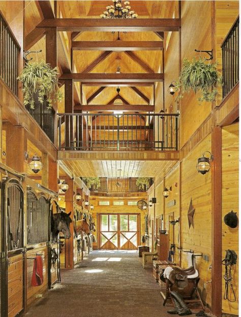 If you wish your horse could live in luxury, then be sure to check out these amazing horse barns that you're sure to envy. Luxury Horse Barns, Dream Barn Stables, Barn With Living Quarters, Horse Barn Ideas Stables, Barn Apartment, Barn Loft, Horse Barn Designs, Dream Horse Barns, Horse Barn Plans