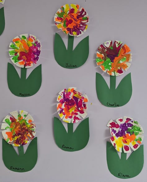 Flower Craft Ideas, Spring Toddler, Garden Activities, Plant Crafts, Theme Nature, Spring Preschool, Toddler Arts And Crafts, Preschool Arts And Crafts, Flowers Craft