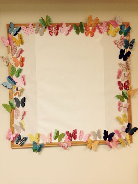 Butterfly border!! Board Border Ideas, Butterfly Classroom Theme, Butterfly Bulletin Board, Boarders For Bulletin Boards, Class Board Decoration, Notice Board Decoration, Butterflies Classroom, Soft Board Decoration, Butterfly Border