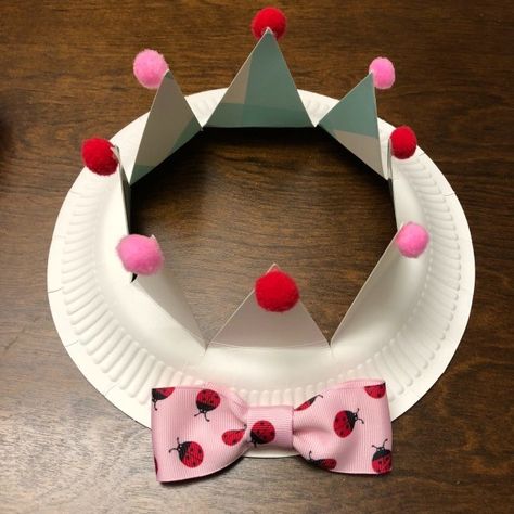 Crazy Paper Hats For Kids, Paper Plate Birthday Crown, Hats For Preschoolers To Make, Jester Hats Craft, Hats Activities For Preschool, Christmas Party Hats Diy, Easy Crazy Hat Day Ideas For Kids, Homemade Party Hats, Fun Hats Diy