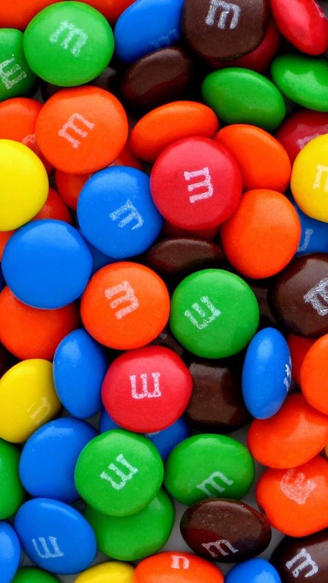 Candy|m&m's|rainbow colors | wallpaper Candy Pictures, M&m's Chocolate, M M Candy, Candy Match, Milk Chocolate Candy, Lactation Cookies, Pillow Texture, Trick Or Treater, Halloween Candy