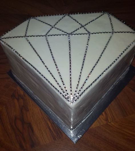 Diamonds Cake Ideas, Diamond Theme Party Ideas, Diamond Birthday Theme, Diamond Birthday Cake, Bling Birthday Party, Diamond Theme Party, Diamonds And Denim Party, 60th Wedding Anniversary Party, 75 Birthday Cake