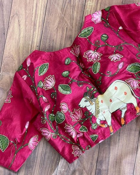 Khatli Work Design, Work Design Blouse, Painting Skirt, Khatli Work, Kalamkari Blouse, Kutch Work Designs, Simple Saree Designs, Blouse Indian, Sabyasachi Lehenga