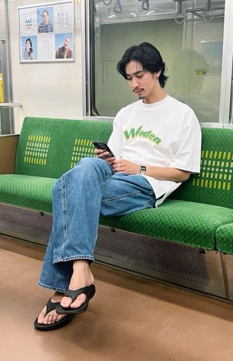 Minimalist Outfit Men, Y2k Fashion Men, Japan Outfit, Football Fashion, Simple Fits, Street Style Outfits Men, Mens Fashion Inspiration, Vintage Trousers, Boys Wear