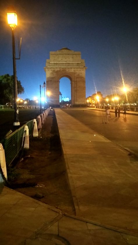 India Gate Snap, Delhi Aesthetic Night, Delhi Night Snapchat, Delhi Night View, Delhi Pics, Rihanna Cover, Fireworks Photography, Delhi Metro, Good Night Love Quotes