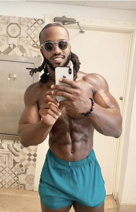 Perfect Ebony Bulged Disc Stretches Men, Guys Curly Hair, Jacob Elordi Calvin Klein, Stud Pictures, Dark Skinned Men, Handsome Dark Skin Men, Hot Black Dudes, Black Bodybuilders Men, Fine Black Males