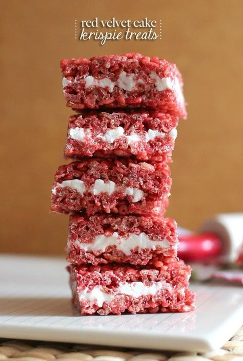 Cookies And Cups, Red Velvet Recipes, Krispie Treats Recipe, Krispy Treats, Cereal Treats, Rice Crispy Treats, Crispy Treats, Cupcake Ideas, Rice Krispie Treats