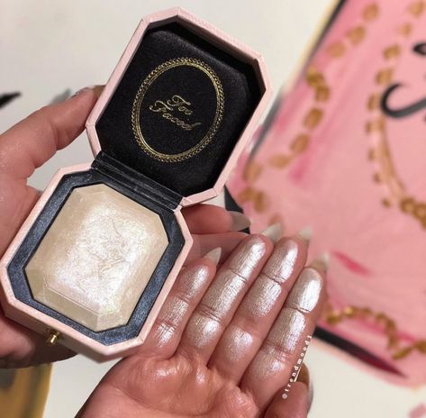 New: Too Faced Diamond Light multi-use Diamond Fire highlighter | Coming Soon Diamond Highlighter, Highlighter Swatches, Maybelline Cosmetics, Highlight Makeup, Beauty Products Drugstore, Kesha, Makeup Swatches, Makeup Obsession, Luxury Makeup