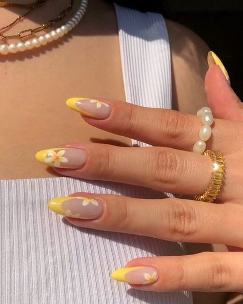 JASMIN on Instagram: "1 or 2? drop a 💛 or 🩷!   created both of these last year for @zalando_beauty using regular nail polish ✨  ad • paid to create • no obligation to post   #nails #nailart #naildesign #summernails #nailinspo #nailinspiration #flowernails #frenchtips #nailtutorial #nailpolish #nagellack #nägel #nailvideos #nailsofinstagram #nailsofig #nailsofinsta #nailsoftheday #nailsonpoint #nailstagram frangipani nails inspo summer cute french tips flowers nail polish art design tutorial sommenägel Nagellack Nägel tropical vacay vacation holiday" Vacation Nails Flower, Swiss Nails, Tropical French Tip Nails, Simple Tropical Nails, Frangipani Nails, French Tips Flowers, Tropical Acrylic Nails, Summer Vacay Nails, Cute French Tips