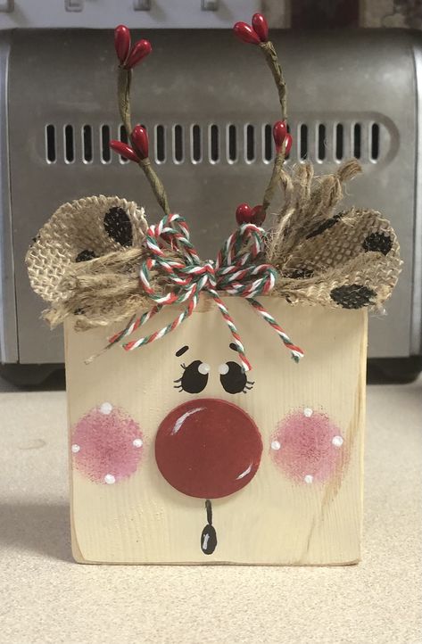 Wood Chunk Crafts, Wooden Squares Crafts, 2x4 Reindeer, Christmas Wood Blocks, Diy Christmas Crafts To Sell, Amazing Craft Ideas, Christmas Craft Show, Christmas Craft Ideas, Christmas Crafts To Sell