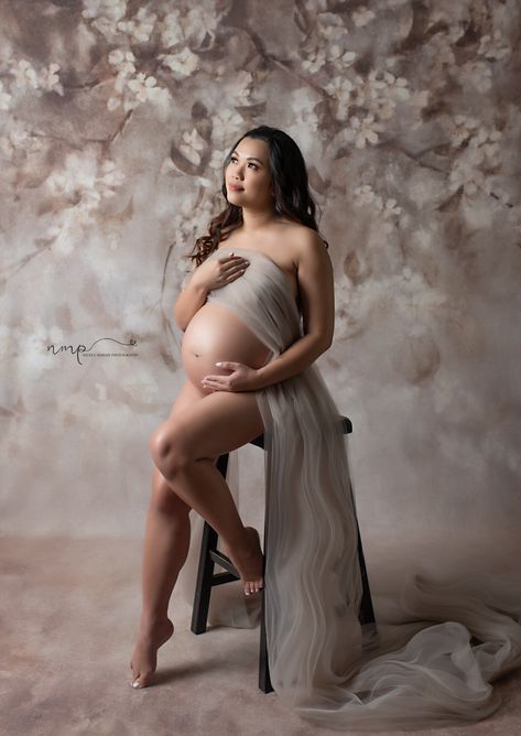 Pregnancy Shoot Indoor, Indoor Maternity Photoshoot, Winter Maternity Photoshoot, Maternity Photography Winter, Maternity Studio Photoshoot, Winter Maternity Photos, Maternity Photography Family, Studio Maternity Photos, Cute Pregnancy Pictures