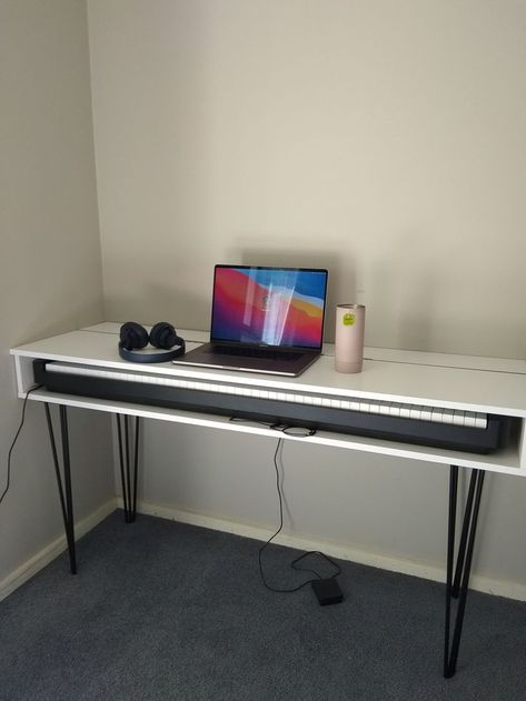 Piano Table Ideas, Flip Top Desk, Piano Table, Piano Desk, Home Studio Music, Woodworking Plans Diy, Digital Piano, White Desks, Study Desk