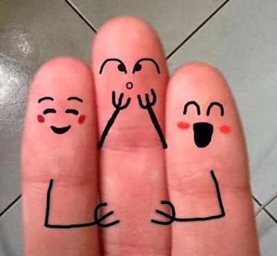 Cute fingers Thumb Art With Friends, Finger Emoji, Funny Fingers, How To Draw Fingers, Creative Snaps For Snapchat, Fingerprint Art, Finger Art, Cute Quick Hairstyles, Thumb Prints