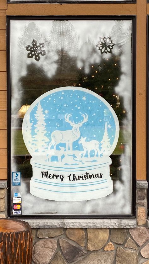 Window Winter Drawing, Christmas Window Display Artwork, Christmas Snow Window Art, Snow Graffiti Window, Snow Art Window, Holiday Drawings, Christmas Window Painting, Holiday Window Display, Christmas Window