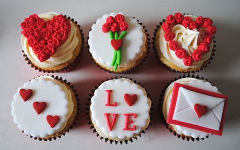 Valentines Cakes And Cupcakes, Cupcakes Amor, Anniversary Cupcakes, Christmas Cupcakes Decoration, Happy Anniversary Cakes, Valentines Baking, Valentine Day Cupcakes, Happy Valentines Day Images, Valentines Cupcakes