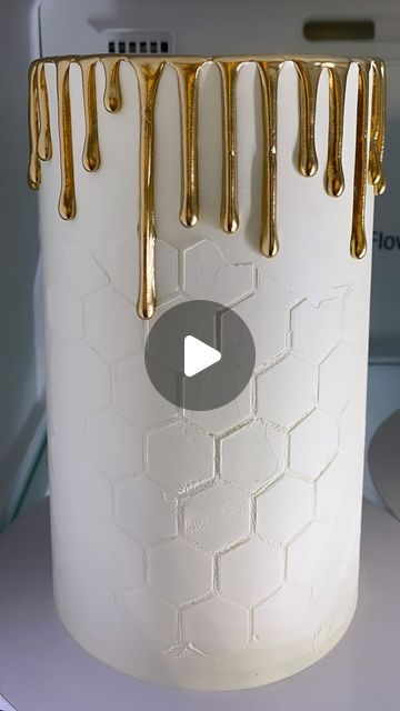 Gold Drip Cake, Gold Drip, Spiderman Cake, Cake Videos, Drip Cakes, Vodka, Cake, Gold