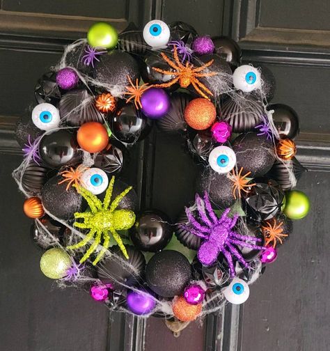 Halloween Ornament Wreath, Halloween Wreath Ideas, Spider Rings, Spider Web Wreath, Ornament Wreaths, Fall Yard, Spider Wreath, Purple Spider, Halloween Witch Wreath