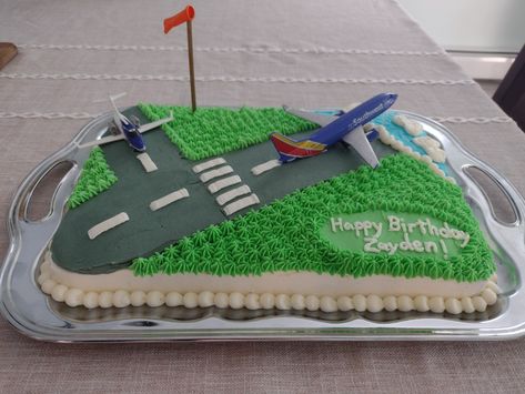 Airport Birthday Cake, Airport Cake Ideas, Airport Cake, Plane Cake, Airplane Birthday Cakes, Airplane Cake, Planes Party, Airplane Birthday Party, Super Wings