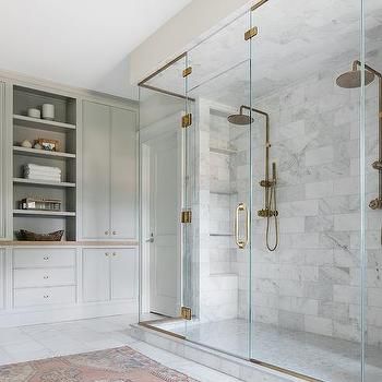 Honed Marble Shower Subway Tiles with Black Pencil Trim - Cottage - Bathroom Hexagon Shower Floor Tile, Hexagon Shower Floor, Chevron Tiles Floor, Clear Shower Door, Marble Shower Walls, Hardboard Siding, Marble Floor Tiles, Blue Vintage Rug, Inset Cabinetry