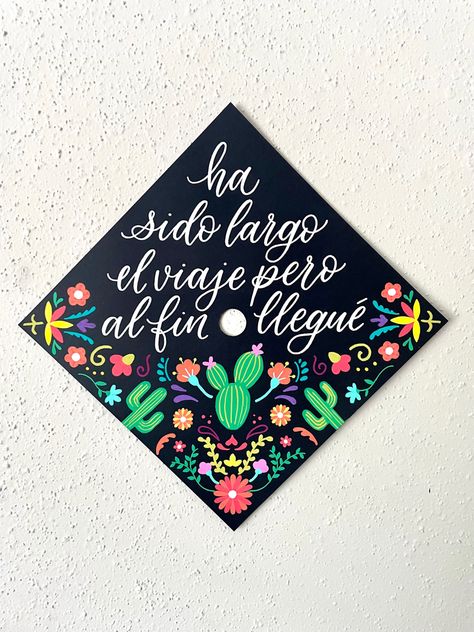 First Generation Graduation Cap Mexican, Mexican Graduation Cap Designs, Latinx Grad Caps, Cap Decoration Graduation Mexican, Master Graduation Cap, Mexican Cap Decoration Graduation, Chicano Graduation Cap, Grad Cap Ideas Mexican, Spanish Graduation Cap Ideas