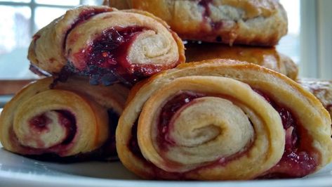 These Russian Tea Biscuits are Even Better Than Rugelach | The Nosher Roni Rolls, Hannukah Recipes, Rugelach Recipe, Jewish Foods, Jewish Holiday Recipes, Kosher Cooking, Jewish Learning, Cake Mug, Russian Tea