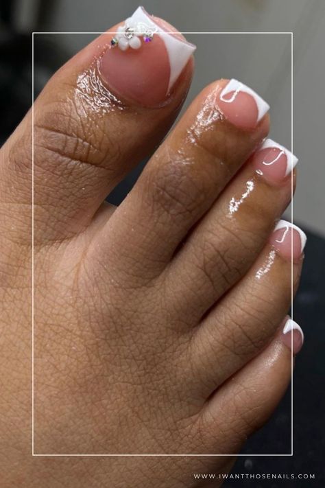 bride toe nails wedding elegant french Wedding Nails For Bride Toes, Graduation Toe Nails, Bride Toe Nails Wedding, Nails For A White Dress, Bridal Toes Nails Brides, Elegant Toe Nails Classy, Wedding Nails For Bride Classy Bridal Sparkle, Wedding Toes For Bride, Bride Nails Wedding Elegant French