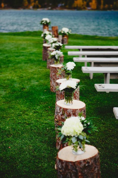 Work Retirement Party Ideas, Rural Wedding Decoration, Wedding Walkway, Wedding Venue Barn, Pew Flowers, Wedding Ballroom, Rural Wedding, Rocky Mountain Wedding, Barn Wedding Venue