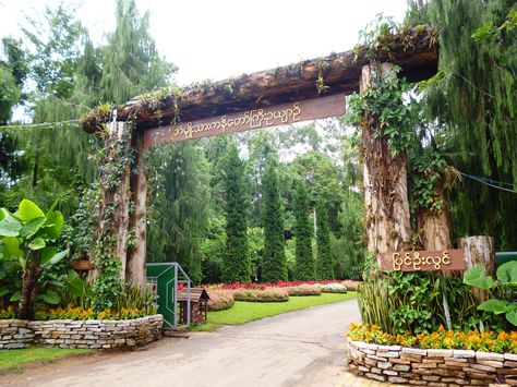 Entrance gate of the Kandawgyi Botanical Garden in Pyin Oo Lwin Zoo Entrance, Pyin Oo Lwin, Farm Dream, Gaming Ideas, Zoo Architecture, Fortnite Game, Entrance Gate, Modern Backyard Landscaping, Entrance Gates Design