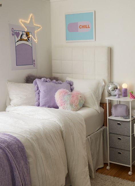 Love You So Matcha Room - Dormify Lilac Dorm Room Ideas, Pink And Purple Dorm Room Ideas, Lavender Dorm Room Ideas, Ideas Para Cuartos Pequenos, Ideas Para Decorar Mi Cuarto, Dorm Room Ideas Purple, Purple Dorm Room Ideas, Bedroom Ideas Y2k, Y2k Dorm Room