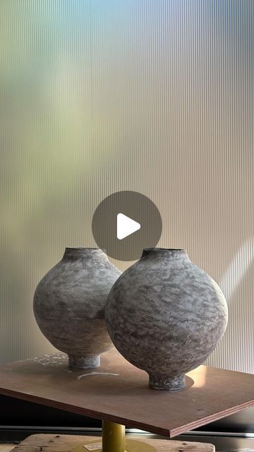 Pottery Vases Ideas Clay, Coil Pottery Ideas, Pottery Vases Handmade, Ceramic Vessels Ideas, Clay Hacks, Craft Pottery, Vase Form, Coil Pottery, Pottery Inspo