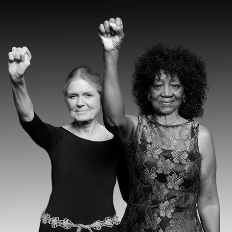 Gloria Steinem & Dorothy Pitman-Hughes' Restaging Of Iconic Portrait Shows That Activism Has No Age | The Huffington Post Gloria Steinem, Beth Moore, Esquire Magazine, National Portrait Gallery, Bagan, St Johns, Equal Rights, Portrait Gallery, 45 Years