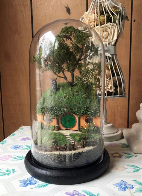 Hobbit Terrarium, Bell Jar Decor, Bag End, Hobbit Door, Glass Dome Cloche, Cloche Domes, Bookshelf Art, Beautiful Terrariums, Theme Harry Potter