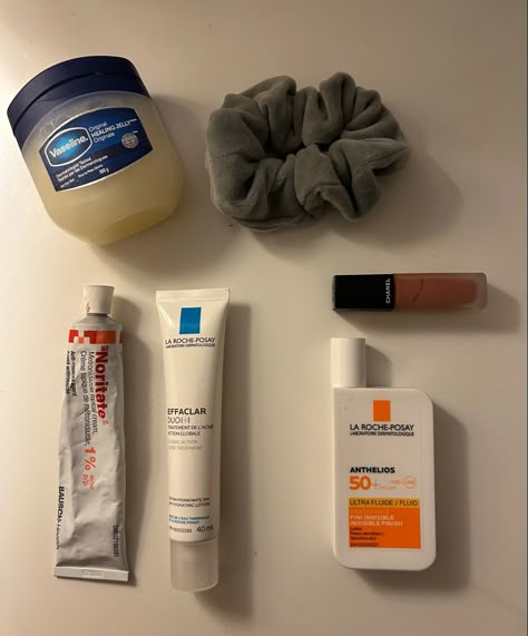 Sunscreen Aesthetic, Haul Aesthetic, Skincare Haul, Effaclar Duo, Routine Skincare, Pretty Skin Care, Pretty Skin, Body Skin Care Routine, Face Skin Care