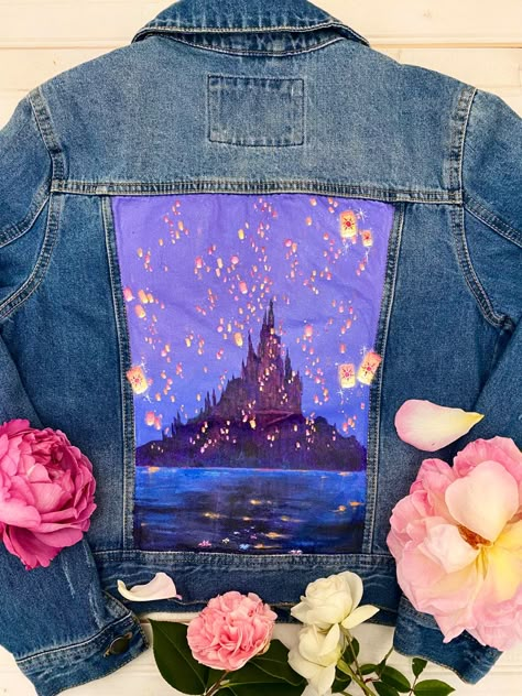 Disney Denim Jacket Painted, Disney Painted Jean Jacket, Rapunzel Clothes, Painted Jeans Jacket, Jean Jacket Painting, Jean Jackets Diy, Diy Disney Clothes, Disney Denim Jacket, Jeans Jacket Painted