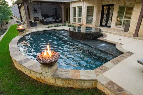 Small Rustic Pool Ideas, Pond Like Swimming Pools, Pool With Spanish Tile, Small Dipping Pool Ideas, Small Backyard Oasis Ideas Swimming Pools, Small Concrete Pool Ideas, Cozy Backyard With Pool, Small Inground Pool With Hot Tub, In Ground Pool And Hot Tub