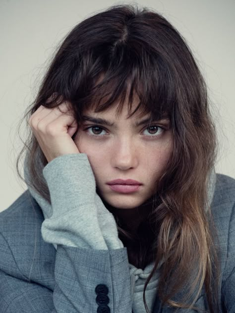 Brunette Face Claim, Barista Fits, Models Polaroids, Bangs Inspo, Inka Williams, Photography Motivation, Model Polaroids, Face References, Model Reference