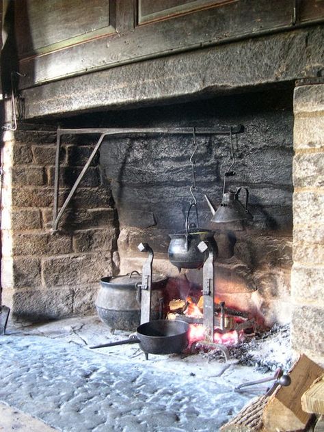 Greenfield Village Open-Air Museum  Greenfield Village Open-Air Museum gfv1929.blogspot.com596 × 795Search by image The fireplace where the cooking was done. Well, some of the cooking. You see, the Daggett House kitchen is elongated and would be difficult to show cooking .. Primitive Fireplace, Cooking Hearth, Fireplace Cooking, Colonial Kitchen, Witch Cottage, Old Fireplace, Rustic Fireplaces, Kitchen Fireplace, Old Kitchen