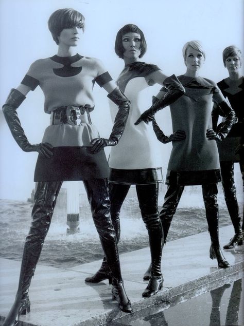 80s Futurism Fashion, Retrofuturism Aestethic Fashion, Atompunk Fashion, 1970s Futurism, Pierre Cardin 60s, Retro Futuristic Fashion, Retro Future Fashion, Retro Futurism Fashion, Space Age Fashion