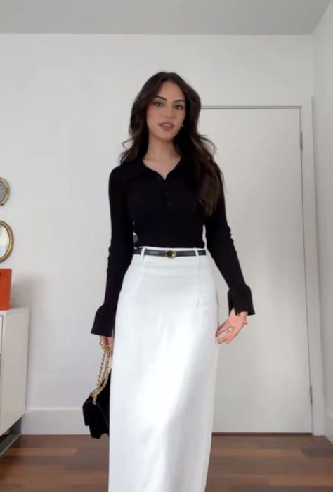 Modest Luxury Fashion, Skirt Outfits Old Money, Modest Classic Outfit, Elegant Modesty Outfit, Old Money Outfit Women Aesthetic Dress, Maxi Skirt Office Outfit, Business Outfits Skirt, Long Skirt Office Outfit, Comfy Elegant Outfit