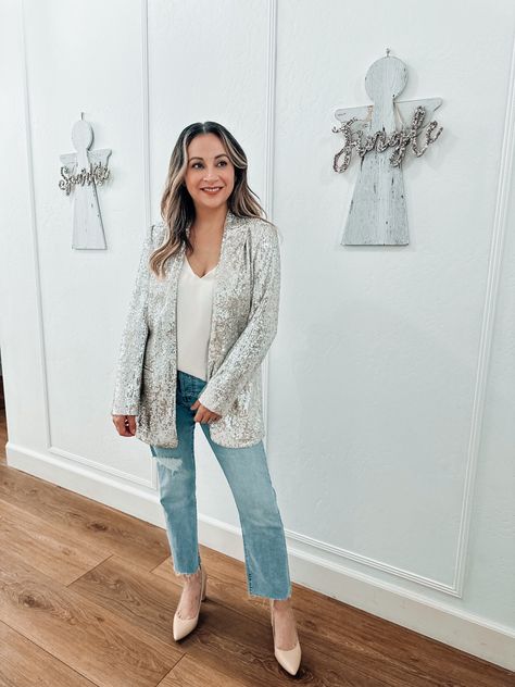 White Sequin Blazer Outfit, Denim And Diamonds Outfit Ideas, Denim And Diamonds Party Outfit Ideas, Silver Blazer Outfit, Denim And Diamonds Party Outfit, Sequin Blazer Outfit, Diamonds And Denim Party, Sequins Blazer, Silver Blazer