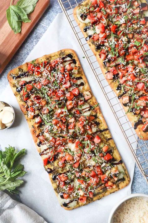 The Best Bruschetta Flatbread Pizza - Bless This Meal Quick Flatbread Recipe, Flatbread Bruschetta, Lunch Flatbread, Flatbread Meals, Bruschetta Flatbread, Party Appies, Flatbread Ideas, Flatbread Appetizers, Best Bruschetta