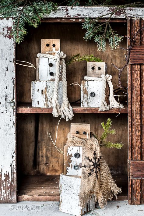 Rusty Junk, Wooden Snowmen, Scrap Wood Crafts, Wood Snowman, Funky Junk Interiors, Wood Scraps, Wood Christmas Tree, Scrap Wood Projects, Burlap Christmas