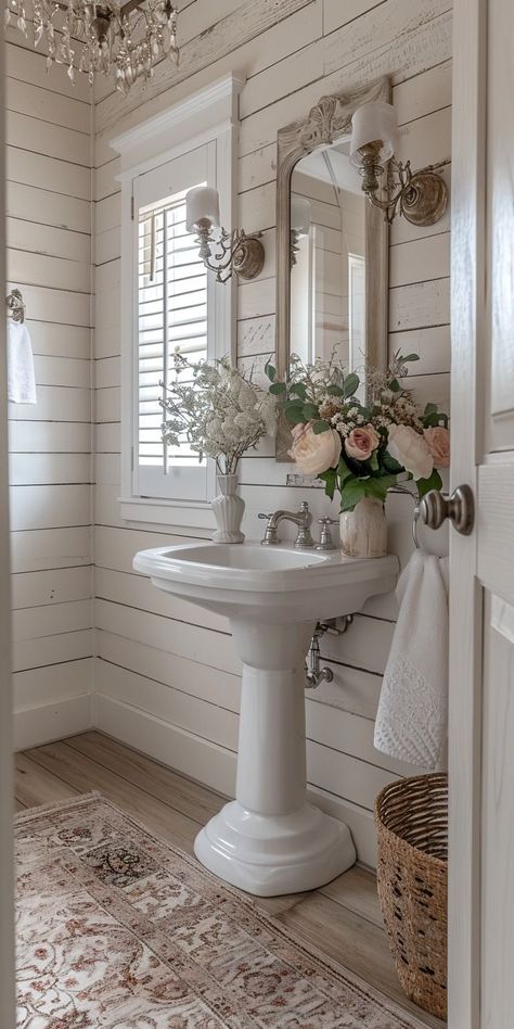 Sustainable Living Room, Farmhouse Bathroom Accessories, Wc Decoration, Powder Room Ideas, Bathroom Farmhouse Style, Cottage Bathroom, Rustic Bathrooms, Living Room Decor Ideas, Chic Bathrooms